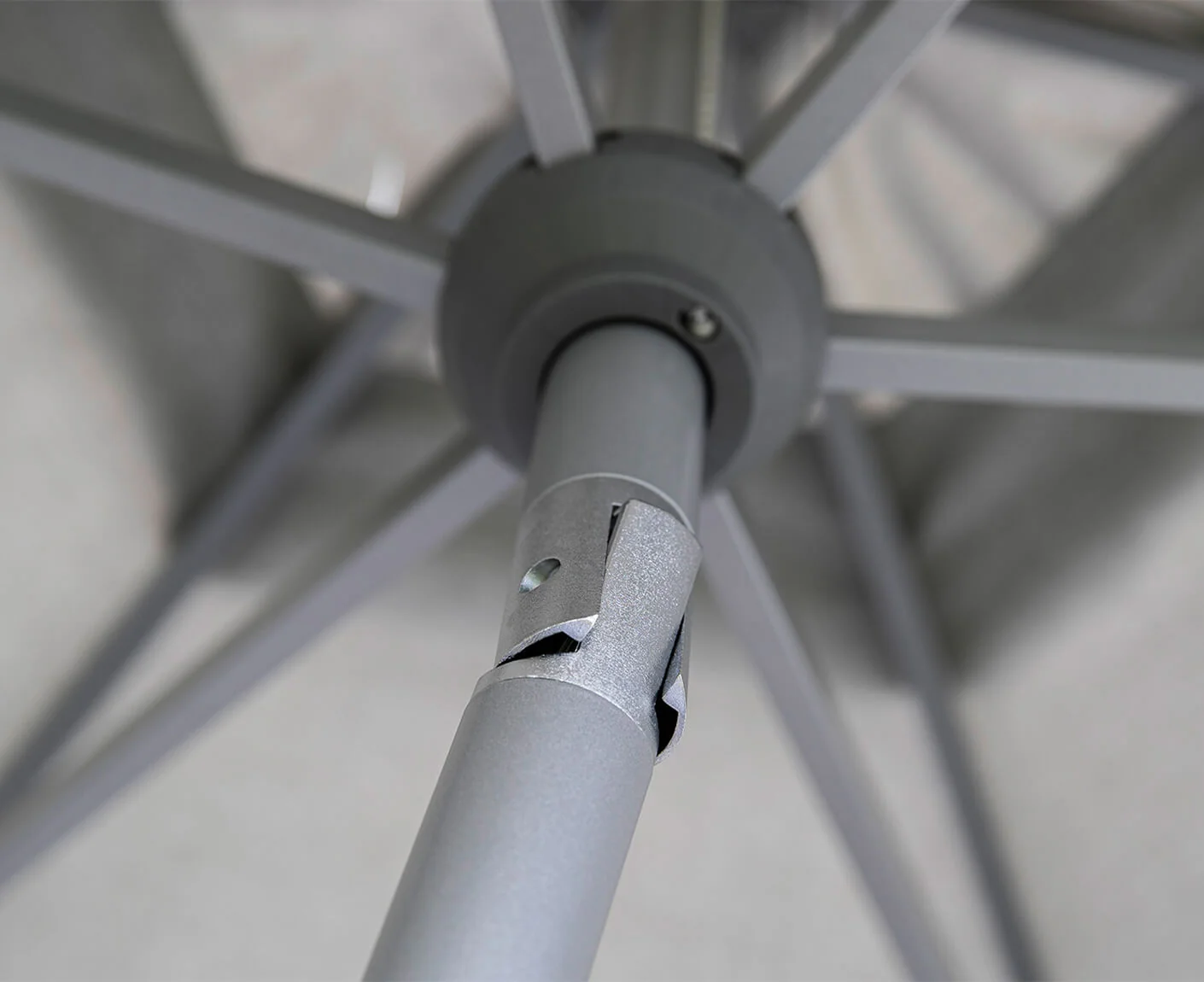 Kettler Easy Allround Sonnenschirm Ø300 cm mit LED-Beleuchtung Silber / Grau