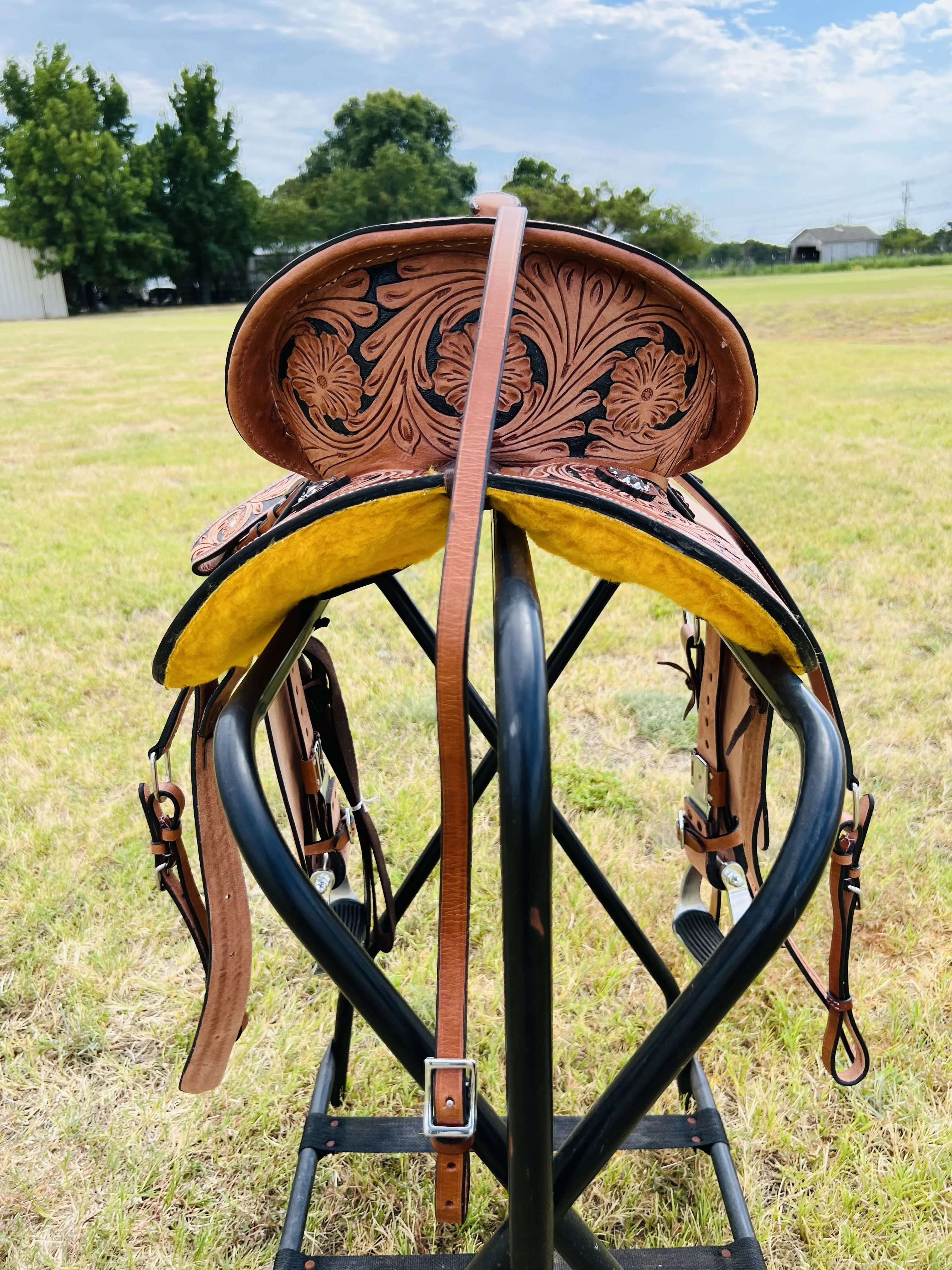 Resistance Adult Western Horse Barrel Saddle For Horse Riding | Floral Tooled With Silver Conchos | Genuine Leather 14
