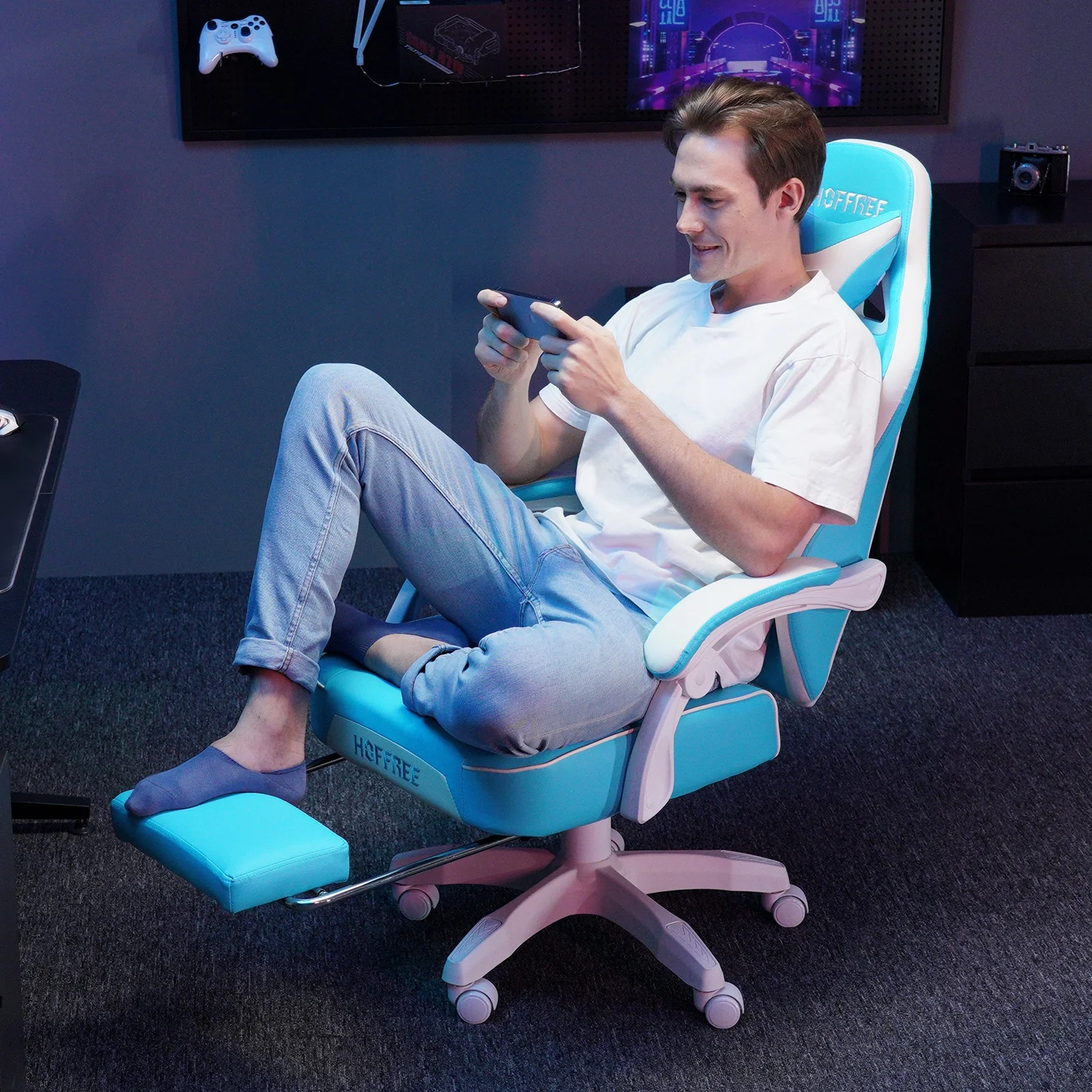 Hoffree Gaming Chair with Speakers PU Gamer Chair with footrest and massage Egonomic Computer Game Chair with Headrest and Lumbar Support for Adults and Office Gaming, 440 LBS
