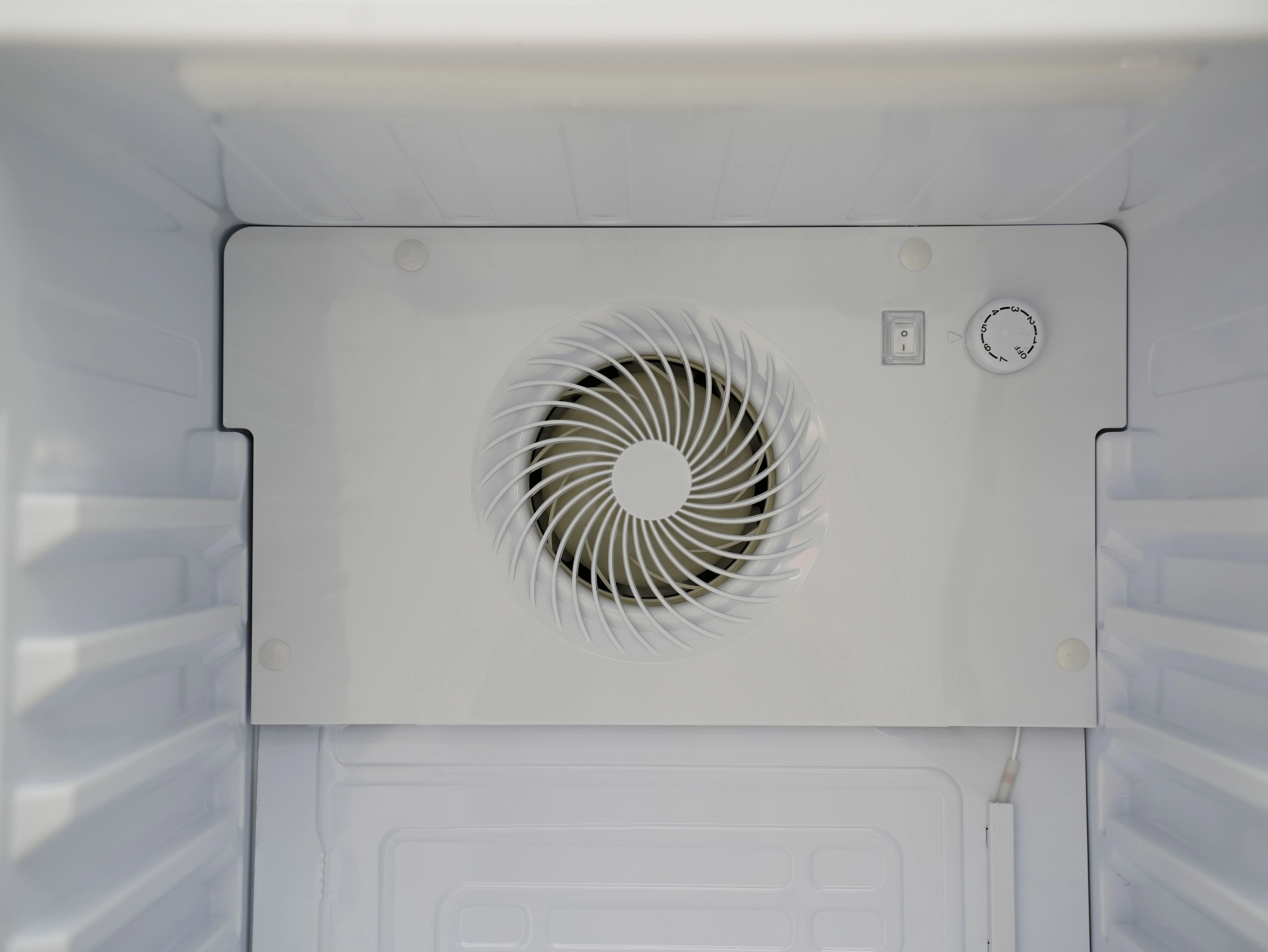 Hamilton Beach, 6.0 CU. FT. Commercial Beverage Glass Door Refrigerator