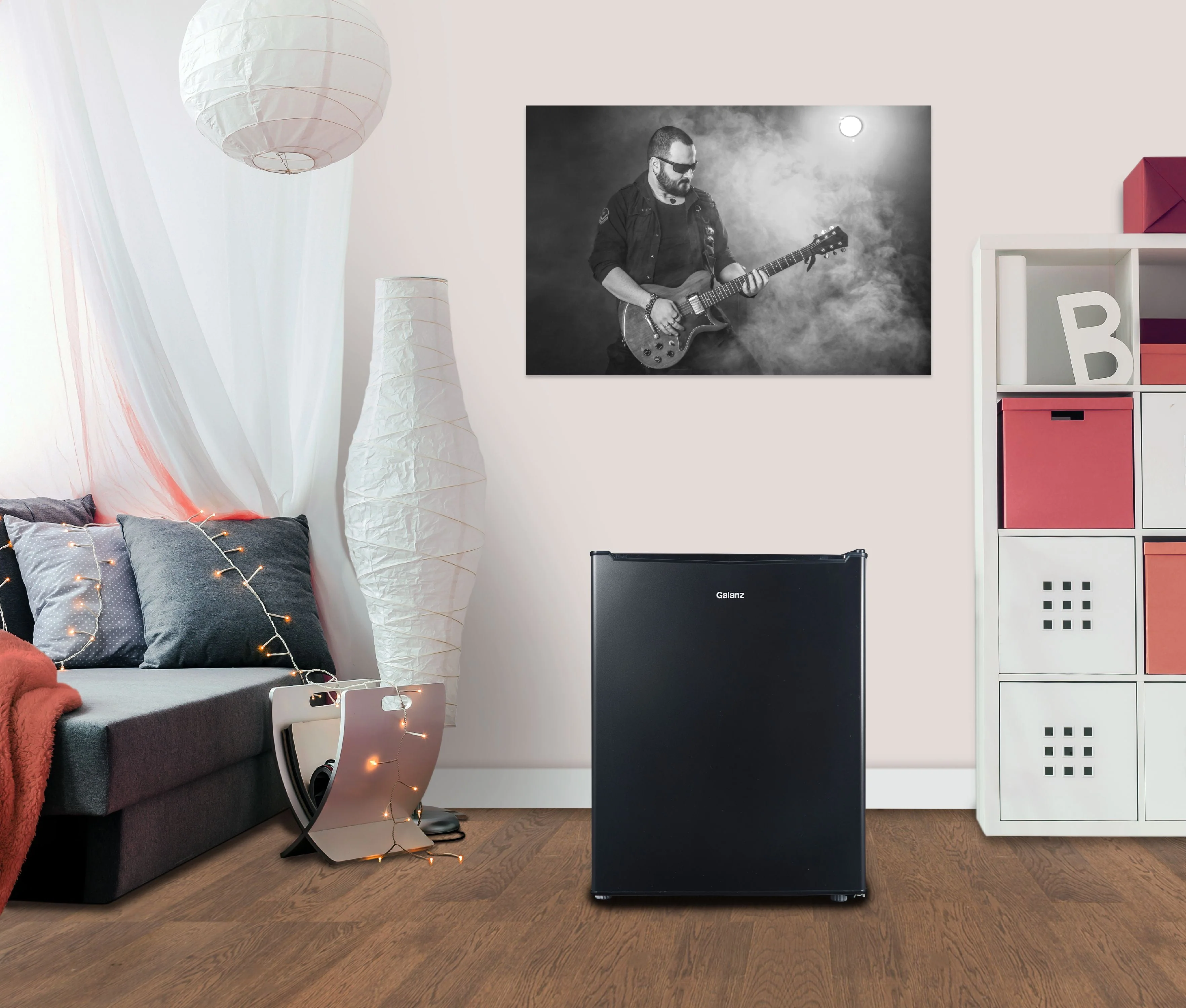 Galanz 2.7 Cu ft Single Door Mini Fridge, Black, Estar