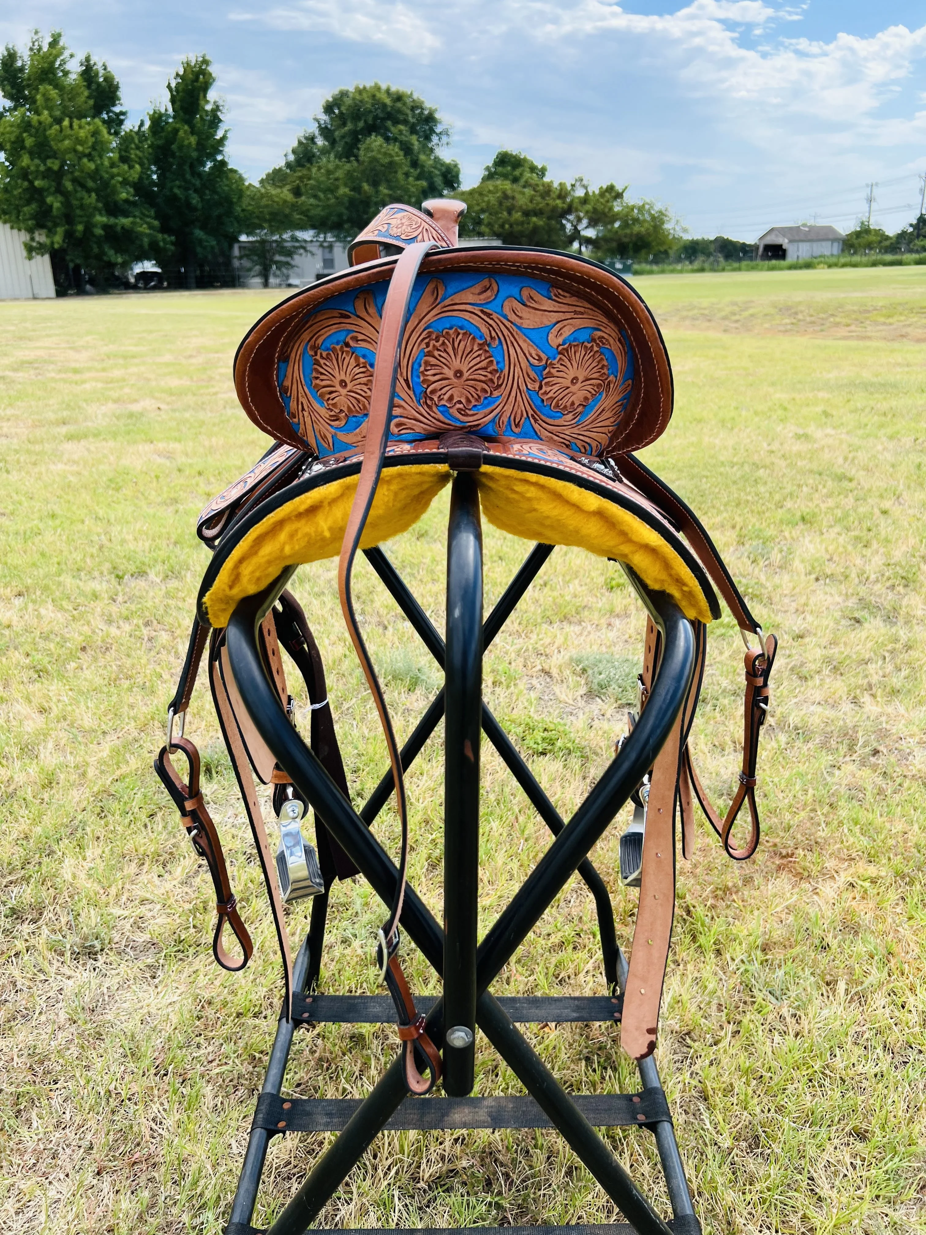 Resistance Adult Western Horse Barrel Saddle For Horse Riding | Floral Tooled With Silver Conchos | Genuine Leather 14