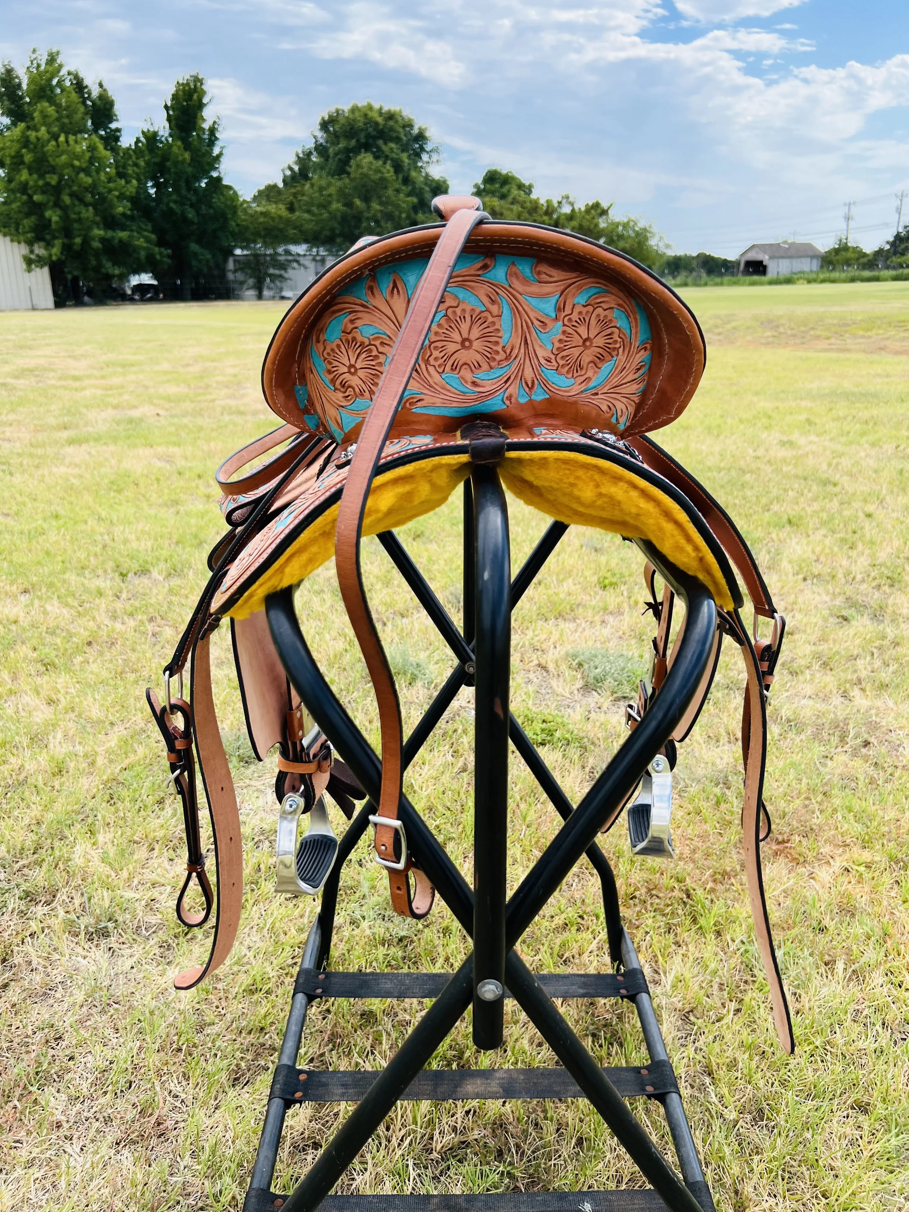 Resistance Adult Western Horse Barrel Saddle For Horse Riding | Floral Tooled With Silver Conchos | Genuine Leather 14