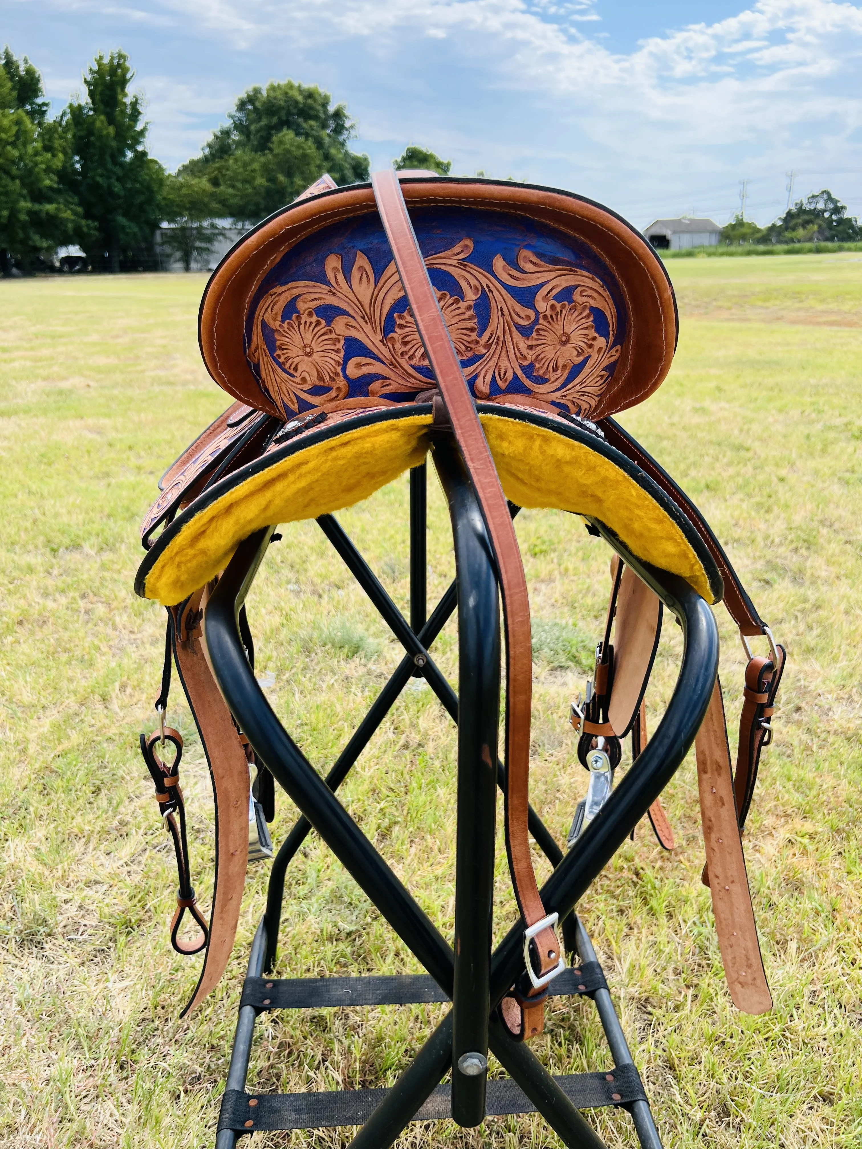 Resistance Adult Western Horse Barrel Saddle For Horse Riding | Floral Tooled With Silver Conchos | Genuine Leather 14