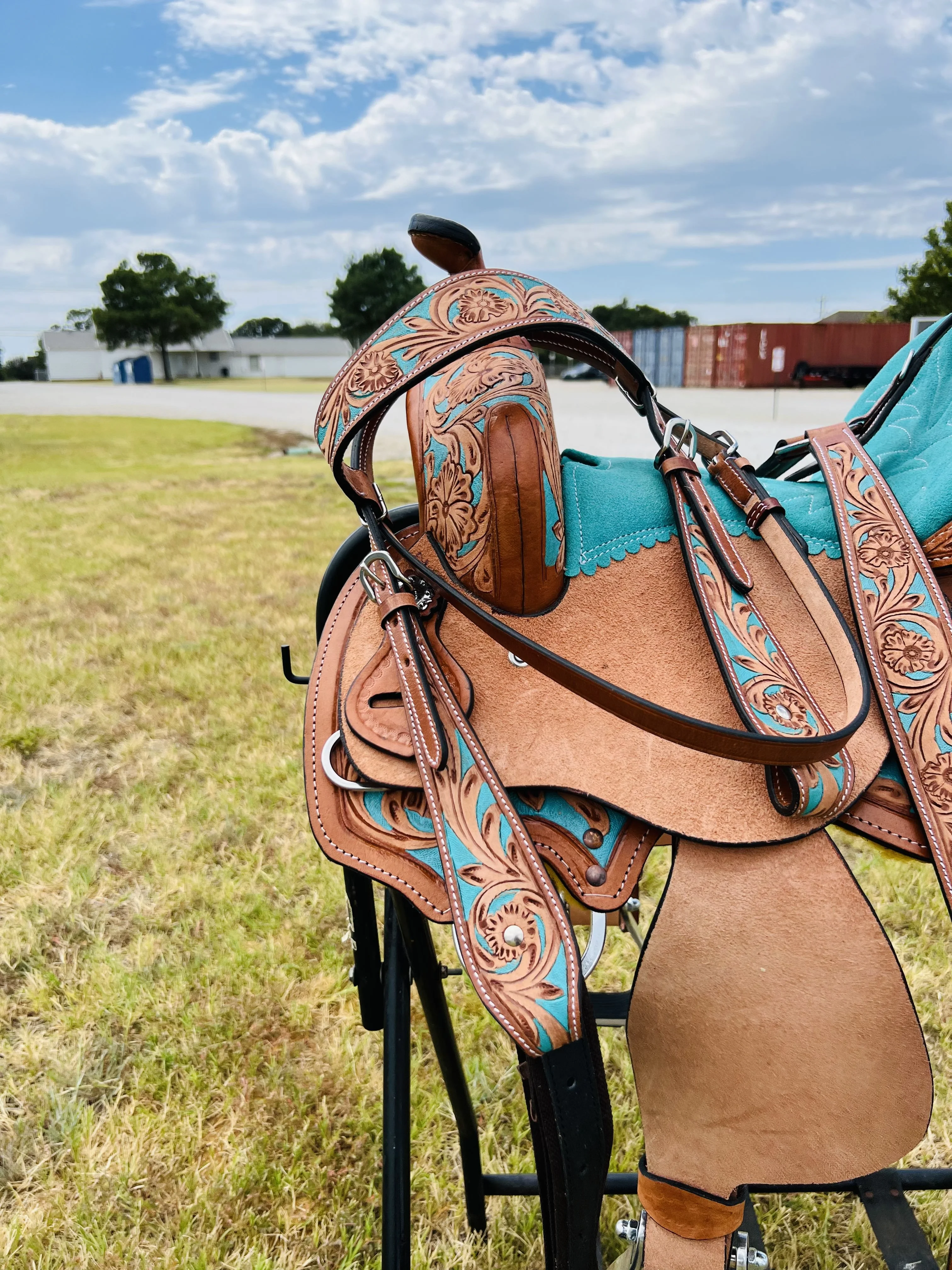 Resistance Adult Western Horse Barrel Saddle For Horse Riding | Floral Tooled With Silver Conchos | Genuine Leather 14